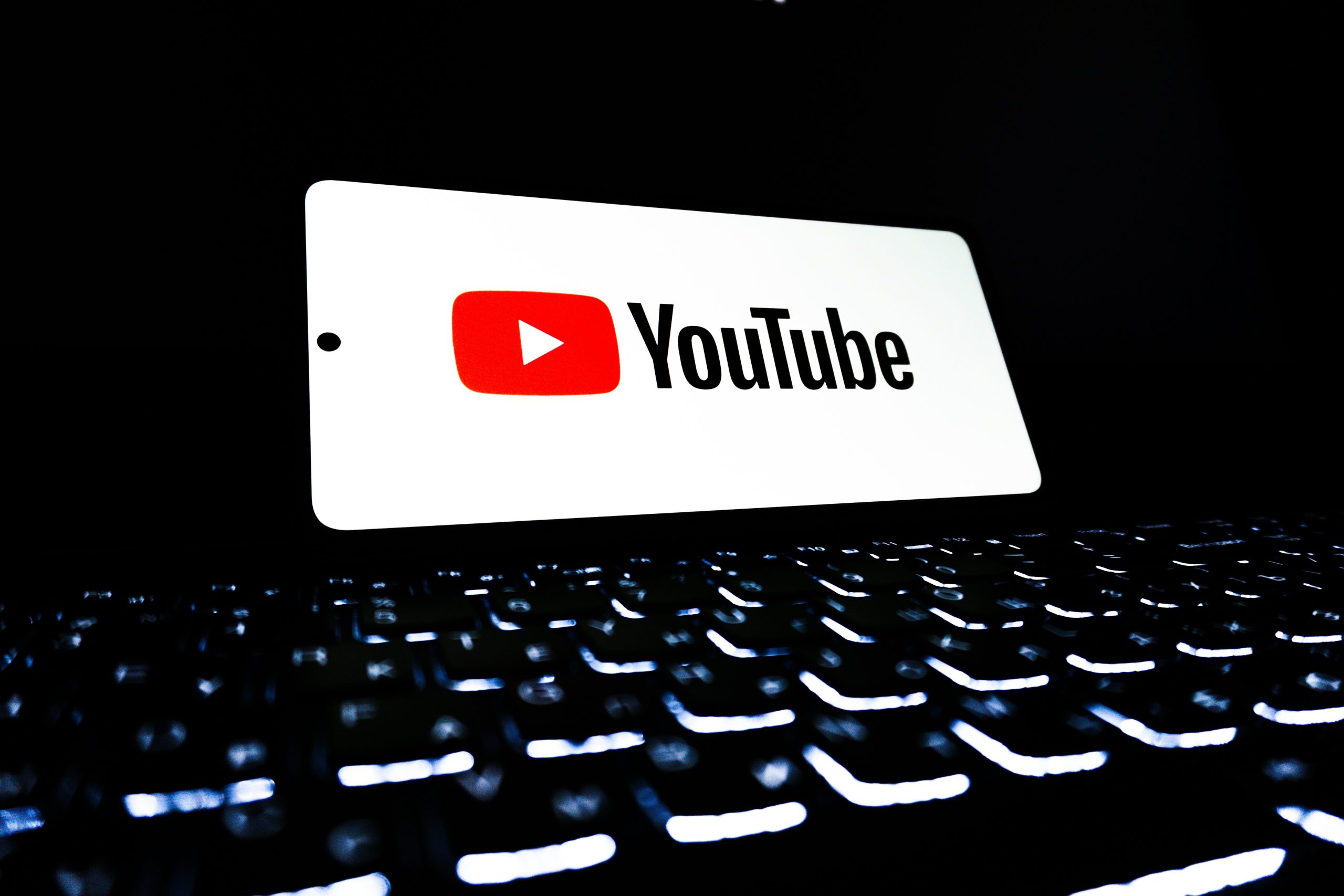 3 Practical Tips on how to gain YouTube subscribers organically 1 zulfugar karimov HywcR2JY ks unsplash scaled